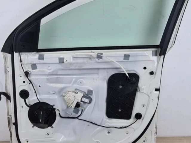 Дверь передняя правая для Audi Q7 4L 2005-2015 на фотографиях