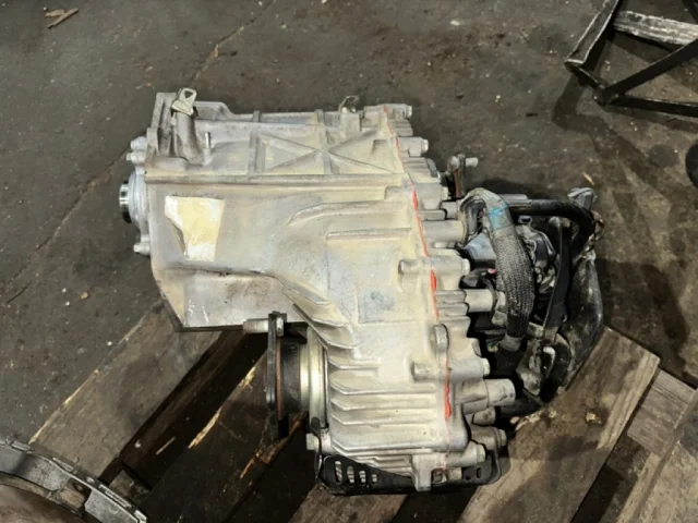 Раздатка для Lexus LX J200 2007-2015 на фотографиях