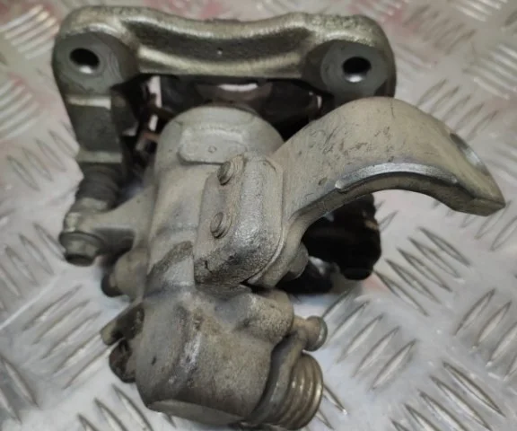 Суппорт задний левый для Honda Civic FA 2005-2010 седан на фотографиях