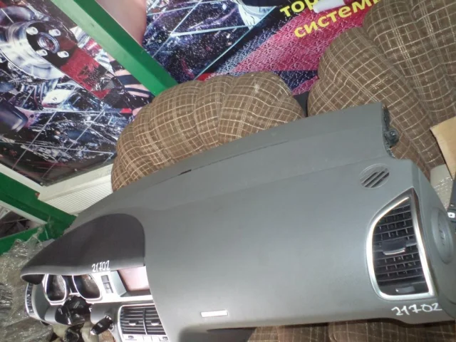 Приборная панель для Audi Q7 4L 2005-2015 на фотографиях