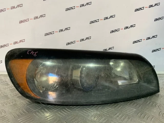 Фара правая для Volvo C30 MK 2006-2013 на фотографиях