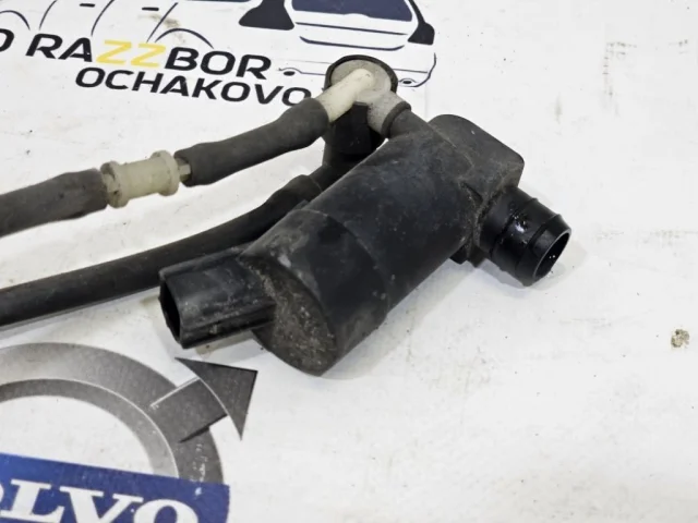 Насос омывателя фар для Volvo C30 MK 2006-2013 на фотографиях
