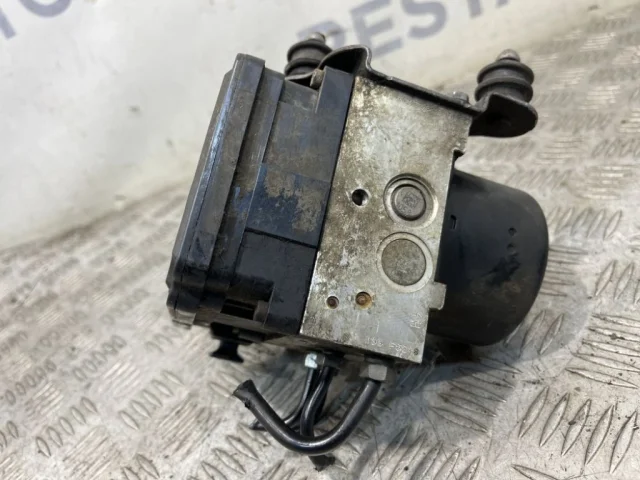 Блок ABS для Audi Q7 4L 2005-2015 на фотографиях