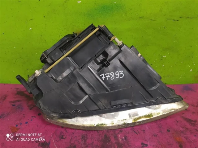 Фара ксенон левая для Volkswagen Touareg I (7L) 2002-2010 на фотографиях