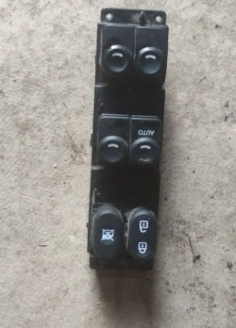 Блок управления стеклоподъемниками для Hyundai Solaris 1 RB (2011-2013) на фотографиях