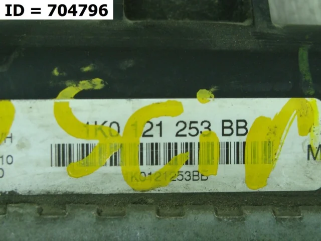 Радиатор охлаждения ДВС для Volkswagen Golf VI (5K) 2008-2012 на фотографиях