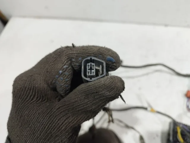 Проводка моторного отсека для Chevrolet Cruze 1 J300 2009-2015 на фотографиях