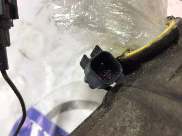 Компрессор кондиционера для Jaguar XF X250 2008-2016 на фотографиях