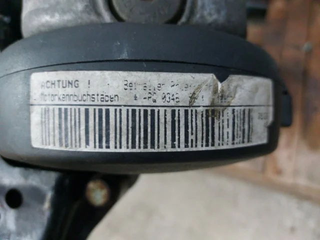 Двигатель без навесного для Volkswagen Polo III (6N1) 1994-1999 на фотографиях