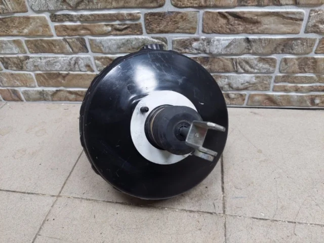 Вакуумный усилитель тормозов для Mercedes-Benz E class W212 2009-2015 на фотографиях