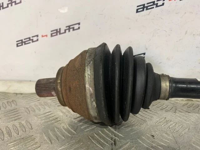 Привод передний левый для Volkswagen Passat (B6, Typ 3C) 2005-2010 на фотографиях