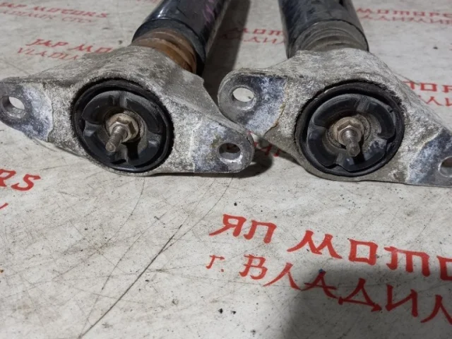 Амортизатор задний левый для Mazda CX 5 KE 2011-2017 на фотографиях