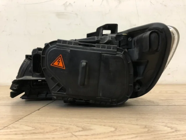 Фара правая для Audi Q7 4L 2005-2015 на фотографиях