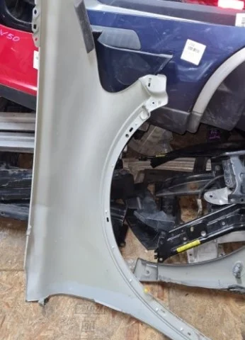 Крыло левое для Volvo C30 MK 2006-2013 на фотографиях