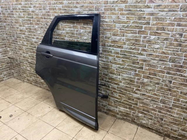 Дверь задняя правая для Land Rover Range Rover Sport L494 2013-2017 на фотографиях