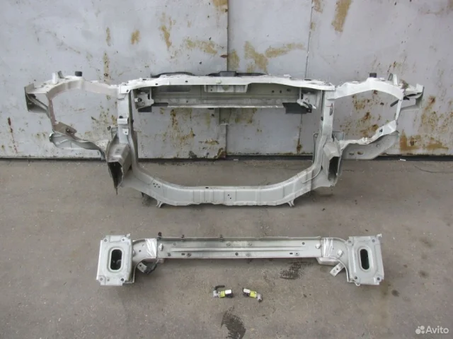 Датчик лобового удара для Toyota Corolla E160/E180 Седан (RU) 2012-2016 на фотографиях