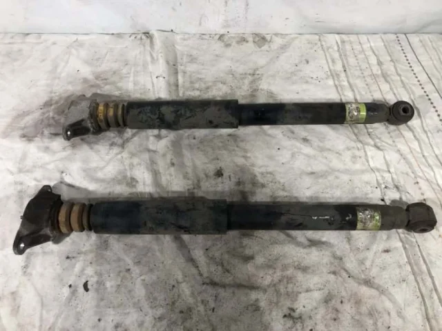 Амортизатор задний левый для Mazda CX 5 KE 2011-2017 на фотографиях