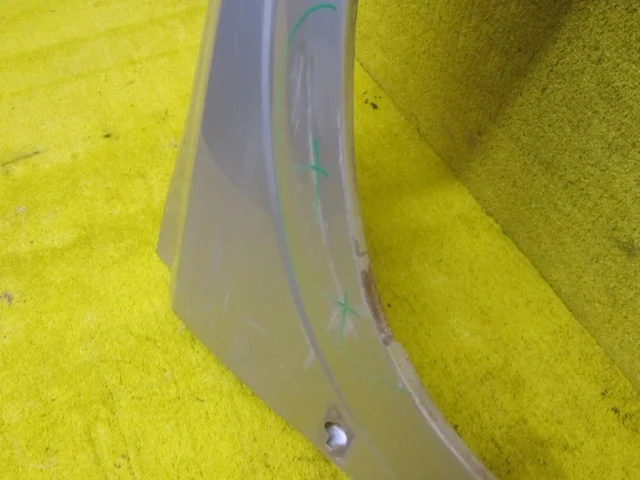 Крылья для Opel Vectra C Хэтчбек  2002-2008 на фотографиях