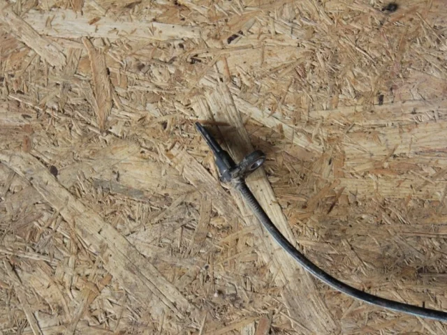 Датчик ABS задний правый для Subaru Forester SG 2002-2008 на фотографиях