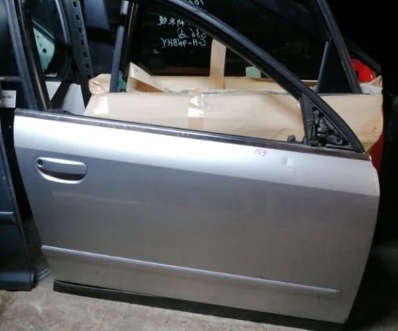 Дверь передняя правая для Audi A4 B6 2000-2004 на фотографиях