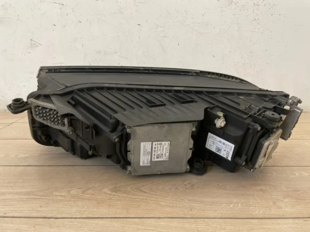 Фара ксенон левая для Volkswagen Touareg III (CR) 2018+ на фотографиях