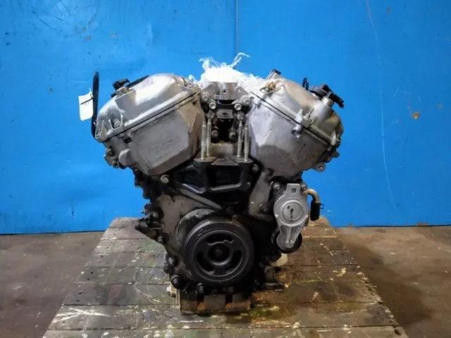 Двигатель без навесного для Mazda CX 9 TB 2007-2015 на фотографиях