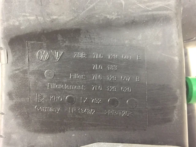 Корпус воздушного фильтра для Audi Q7 4L 2005-2015 на фотографиях