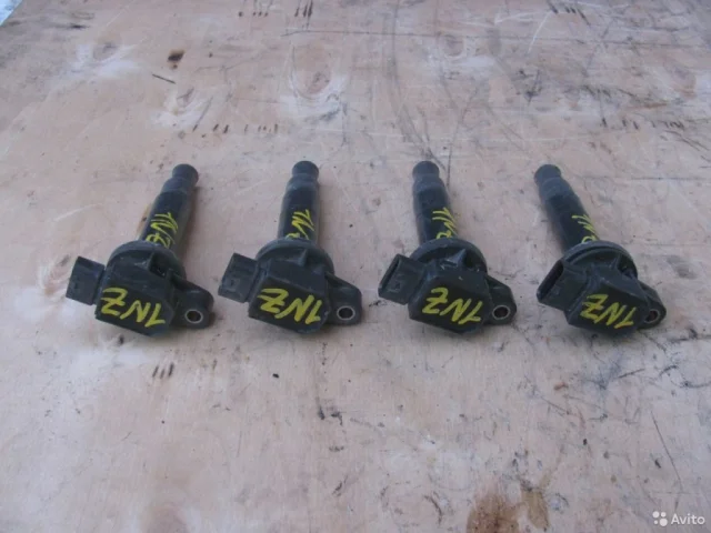 Катушка зажигания для Toyota Corolla E120 Седан (JDM) 2000-2006 на фотографиях