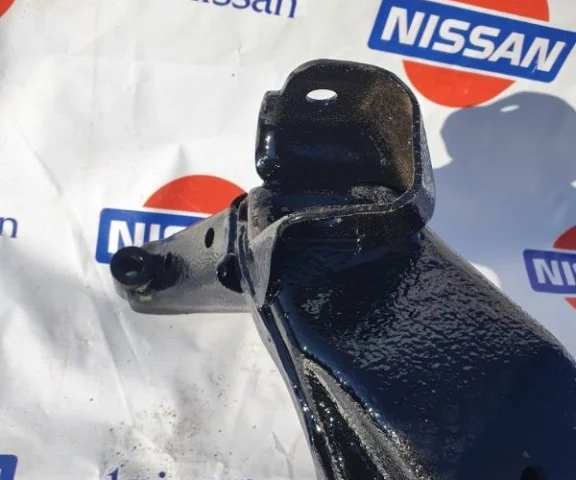 Подрамник двигателя для Nissan Almera Classic B10 2006-2012 на фотографиях