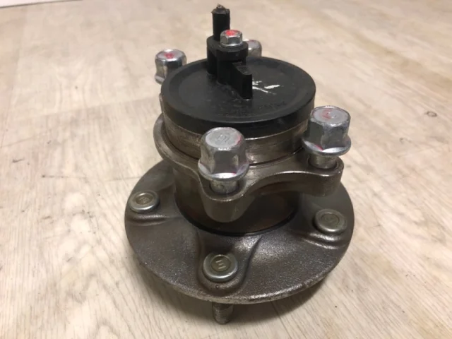 Ступица колеса задняя левая для Mitsubishi ASX I 2010-2012 на фотографиях