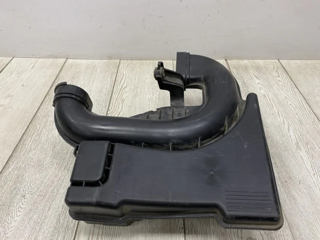 Резонатор воздуховода для Hyundai Solaris 1 рестайлинг 2014-2017 на фотографиях