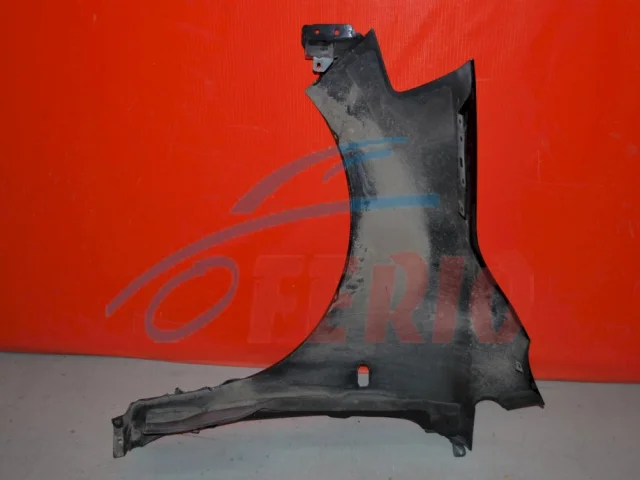 Крылья для Nissan Tiida SC11 Седан 2007-2014 на фотографиях