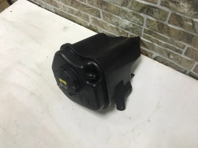 Расширительный бачок радиатора для BMW X5 Е70 2006-2013 на фотографиях