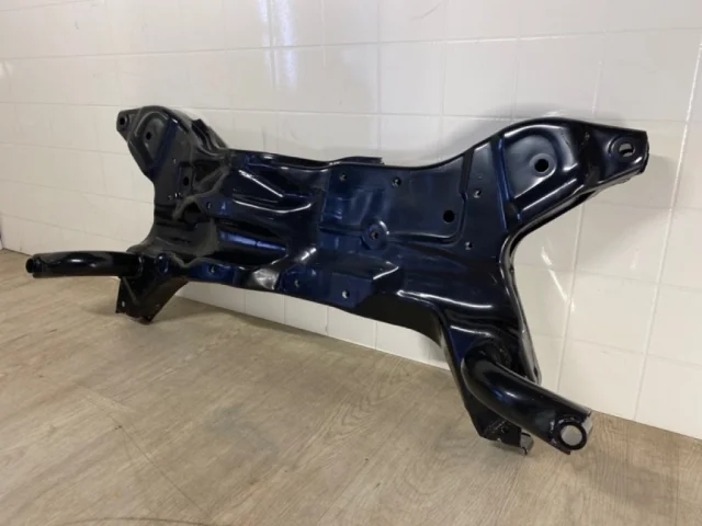 Подрамник двигателя для Mitsubishi Outlander II CW0W 2005-2012 на фотографиях