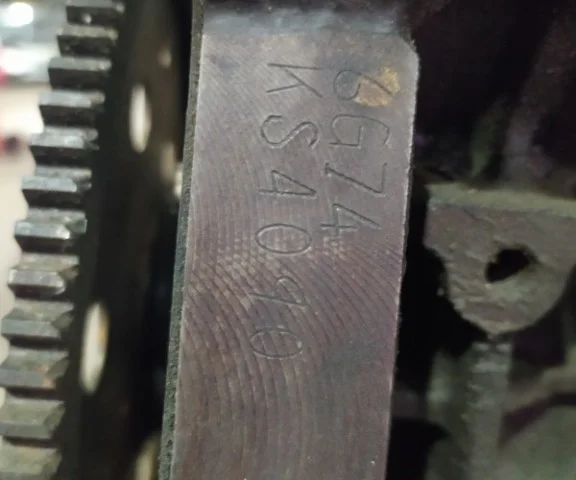 Двигатель без навесного для Mitsubishi Pajero V60 3dr 1999-2006 на фотографиях