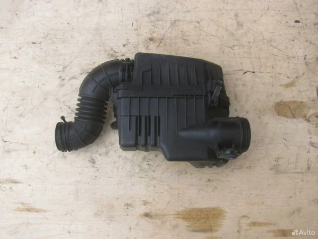 Корпус воздушного фильтра (нижняя часть) для Hyundai Solaris 1 RB (2011-2013) Хэтчбек на фотографиях