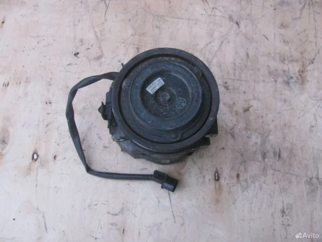 Компрессор кондиционера для Mitsubishi Pajero Sport K90 1997-2009 на фотографиях