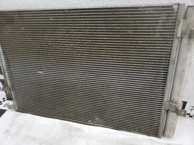 Кассета радиаторов для Hyundai Solaris 2 (2017-2022) на фотографиях