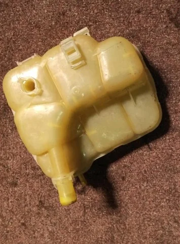 Расширительный бачок радиатора для Opel Astra J Хэтчбек 2009-2017 на фотографиях