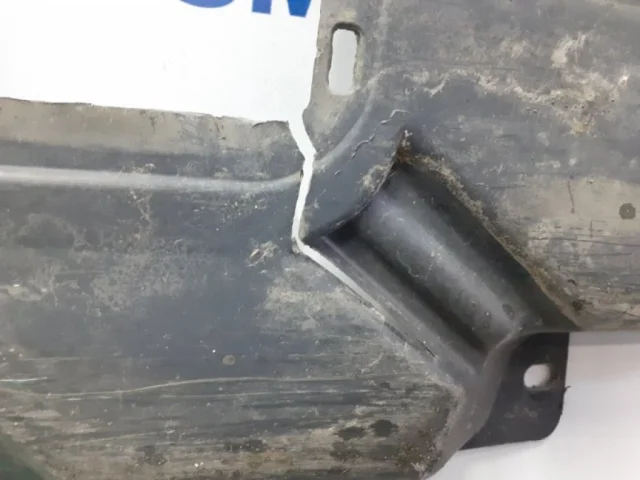 Защита днища для Volkswagen Touareg II (7P5) Rest 2014-2018 на фотографиях