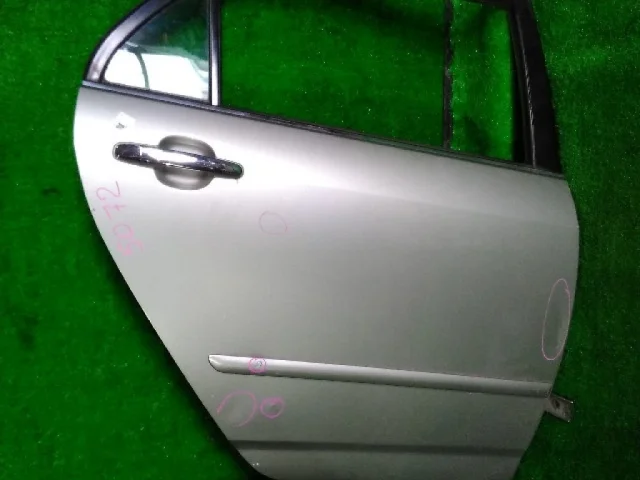 Дверь задняя правая для Toyota Corolla E120/E130 Седан 2000-2007 на фотографиях