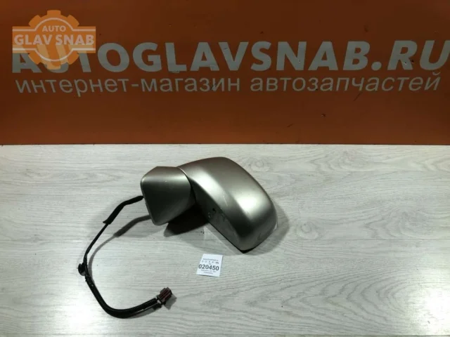 Стекла и зеркала для Nissan Tiida C11 Хэтчбек 2007-2014 на фотографиях