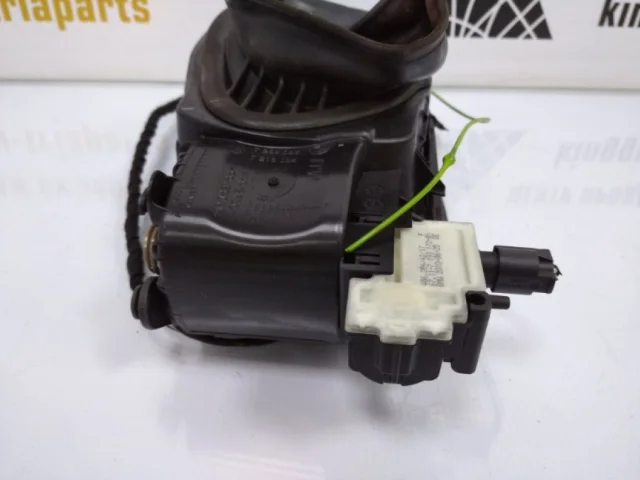 Лючок топливного бака для BMW X3 F25 2010-2017 на фотографиях