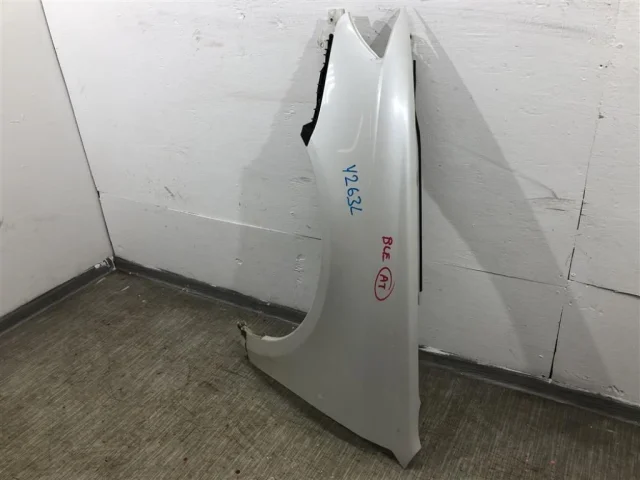 Крыло левое для Subaru Legacy BL/B13 2003-2009 на фотографиях