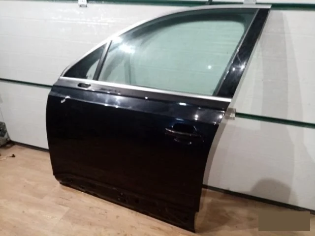 Накладка на дверь передняя левая для Audi Q7 4M 2015+ на фотографиях