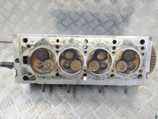 ГБЦ для Renault Logan 2005-2015 (LS) на фотографиях