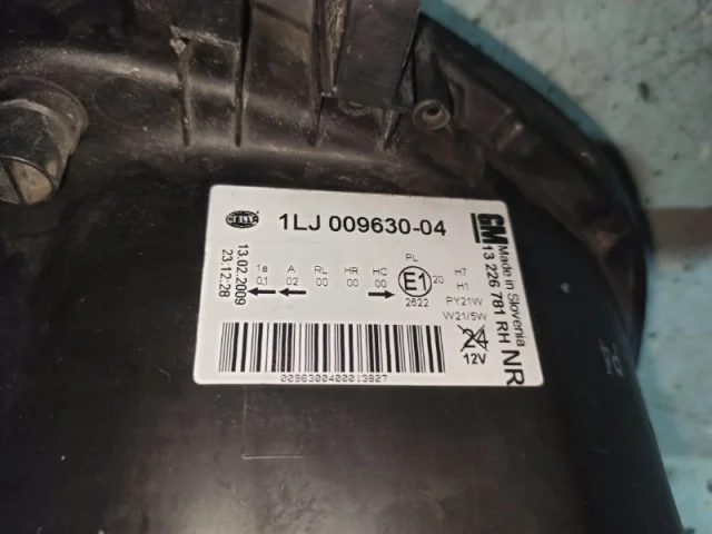 Фара правая для Opel Insignia Седан A 2008-2017 на фотографиях