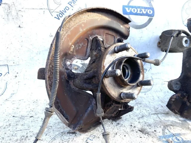 Кулак поворотный правый для Land Rover Range Rover Evoque L538 2011-2015 на фотографиях