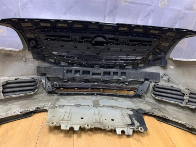 Бампер передний для Opel Insignia Универсал A 2008-2017 на фотографиях