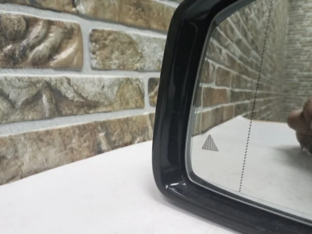 Стекла и зеркала для Mercedes-Benz GL class X166 2012-2016 на фотографиях